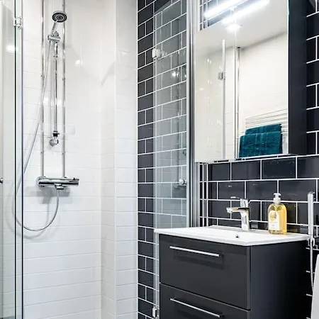 Apartament Renovated In