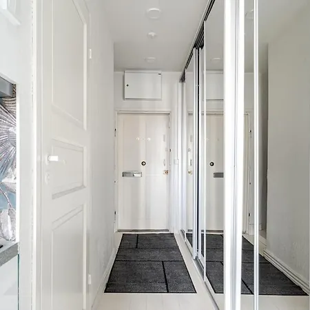 Апартаменты Renovated In *