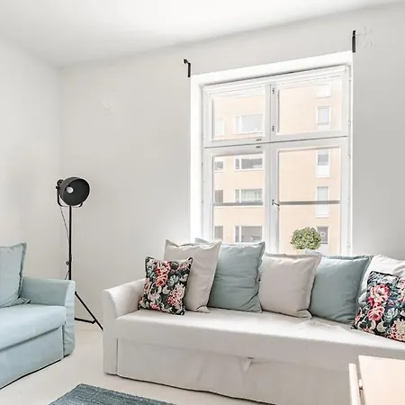 Renovated In Appartement *